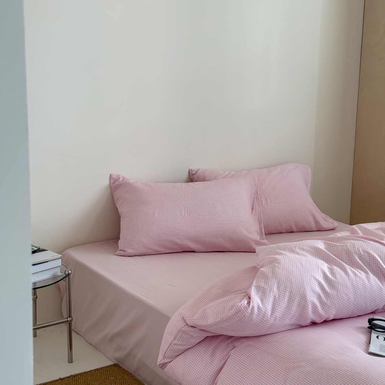 91家纺网 家纺一手货源 找家纺 窝米 2025新品全棉纯棉双层纱简约条格四件套系列第二组 品小格-粉