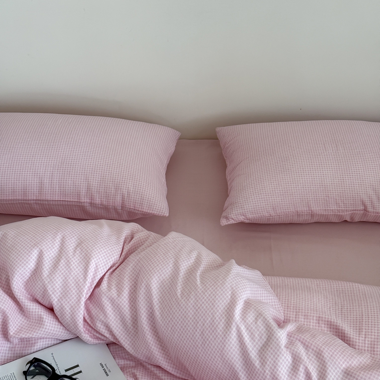 91家纺网 家纺一手货源 找家纺 窝米 2025新品全棉纯棉双层纱简约条格四件套系列第二组 品小格-粉