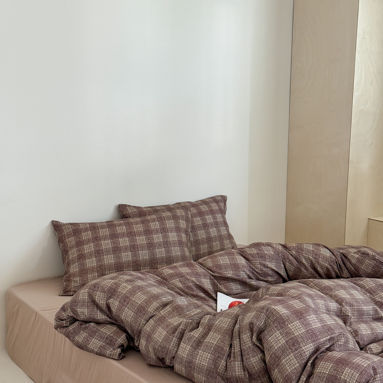 91家纺网 家纺一手货源 找家纺 窝米 2025新品全棉纯棉双层纱简约条格四件套系列第二组 致在-红