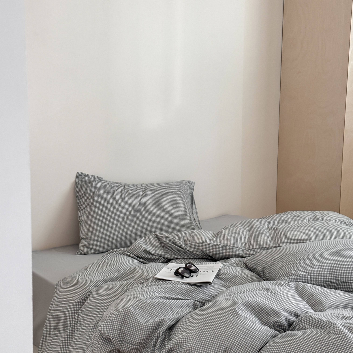 91家纺网 家纺一手货源 找家纺 窝米 2025新品全棉纯棉双层纱简约条格四件套系列第二组 品小格-黑