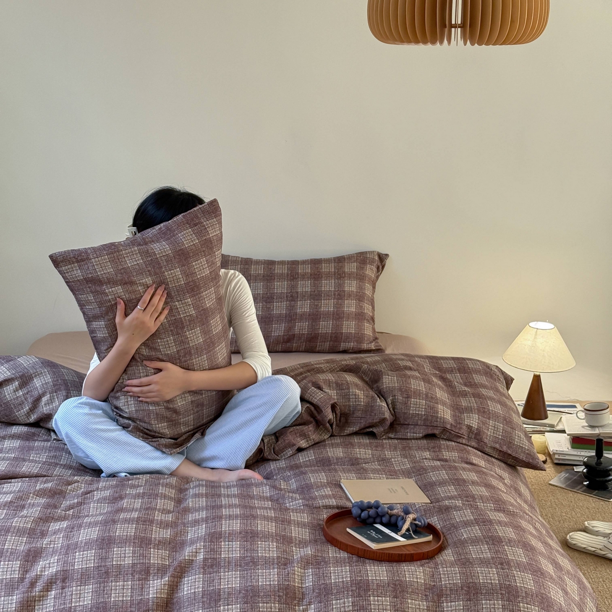 91家纺网 家纺一手货源 找家纺 窝米 2025新品全棉纯棉双层纱简约条格四件套系列第一组 致在-红