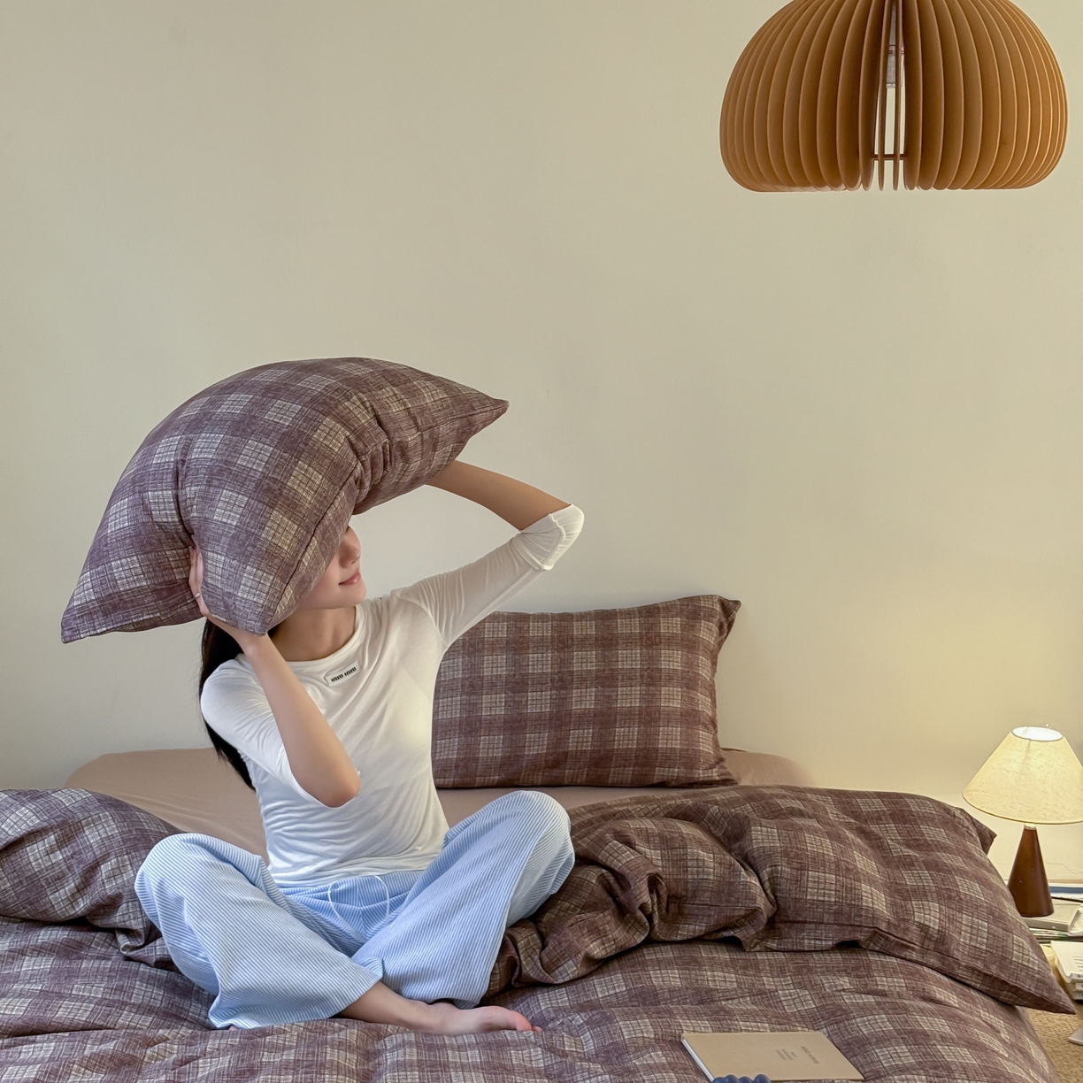 91家纺网 家纺一手货源 找家纺 窝米 2025新品全棉纯棉双层纱简约条格四件套系列第一组 致在-红