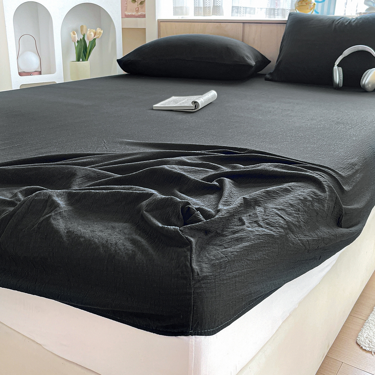 91家纺网 家纺一手货源 找家纺 卡迪熊家纺 2025新款超柔云感双层纱床笠 双层纱-黑色