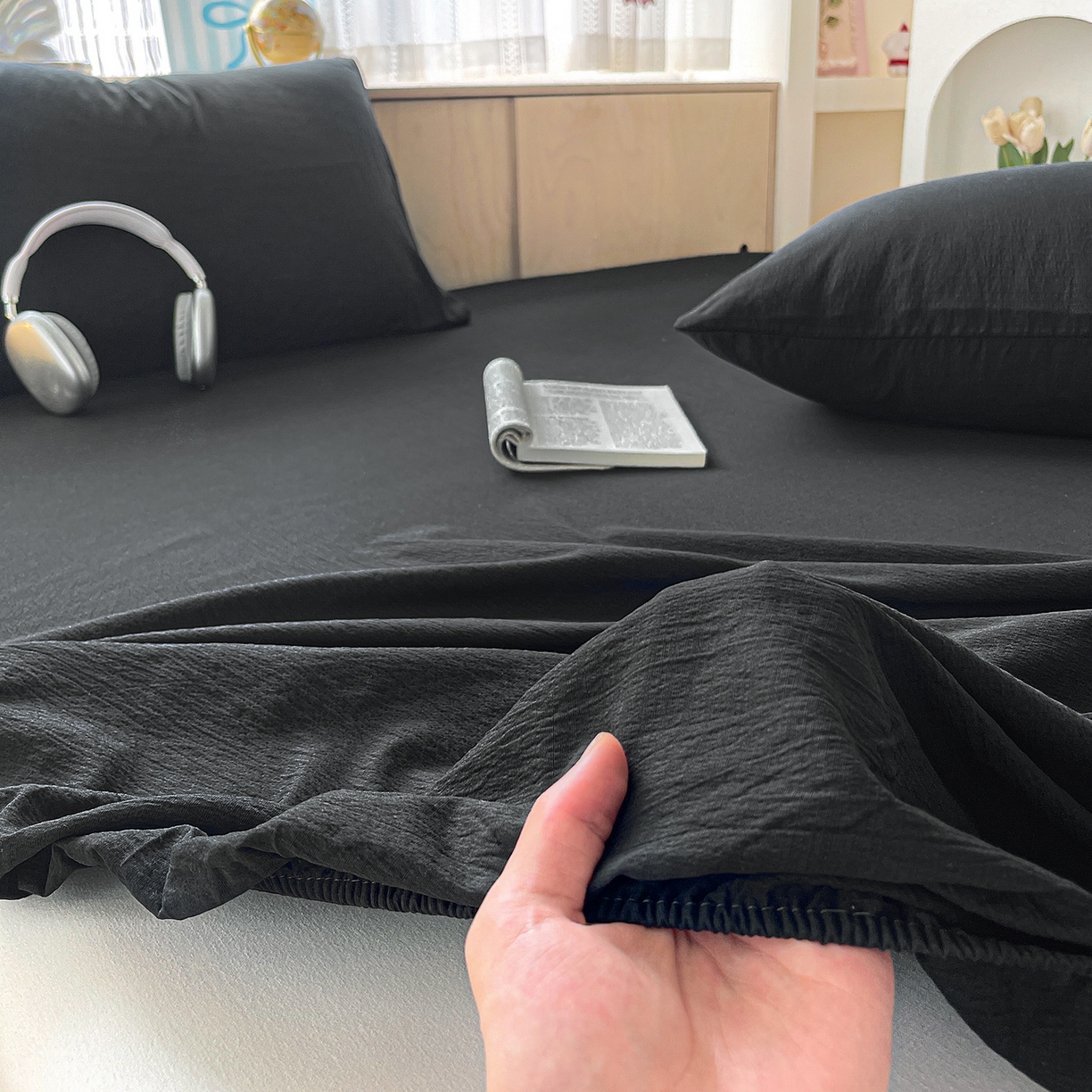 91家纺网 家纺一手货源 找家纺 卡迪熊家纺 2025新款超柔云感双层纱床笠 双层纱-黑色