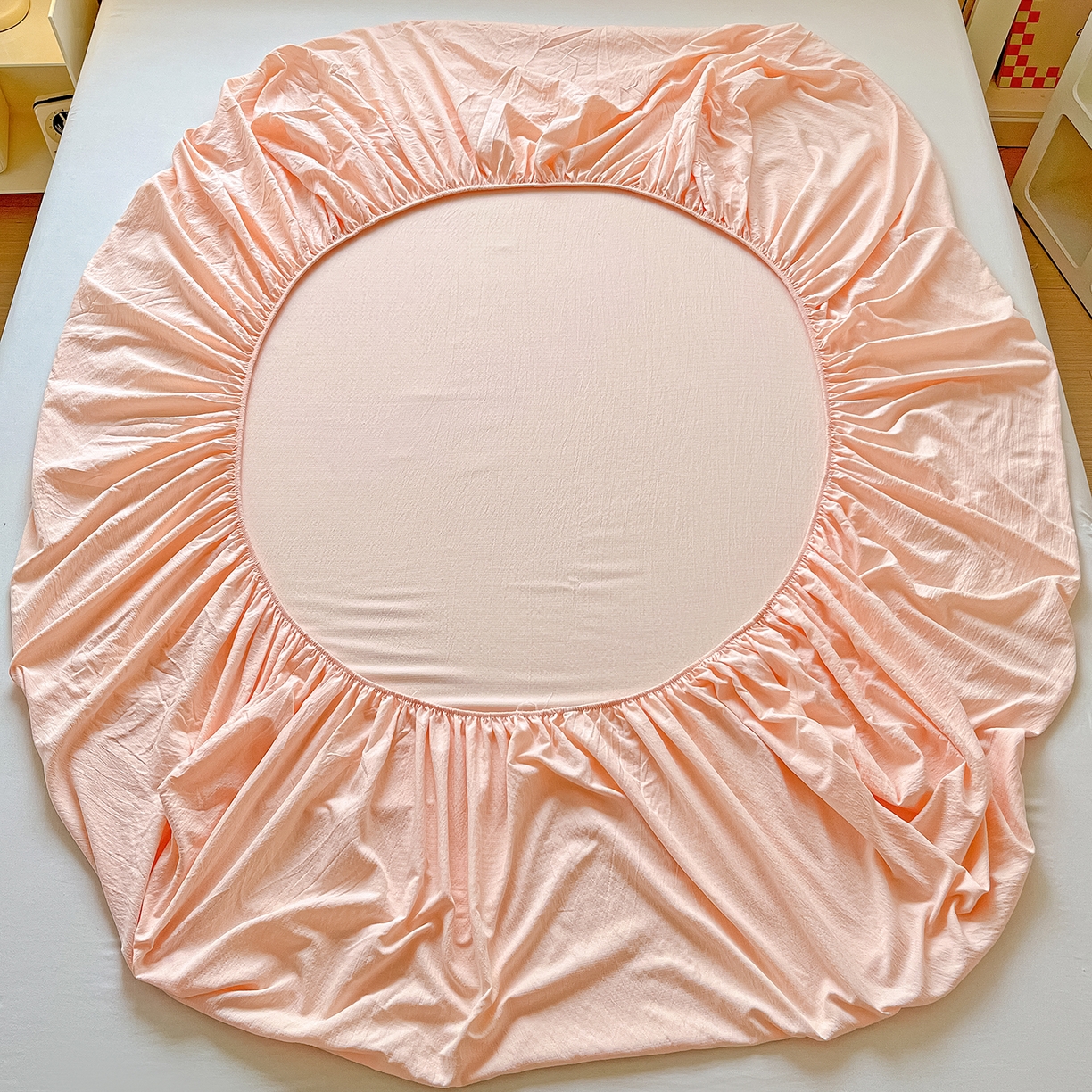 91家纺网 家纺一手货源 找家纺 卡迪熊家纺 2025新款超柔云感双层纱床笠 双层纱-浅粉