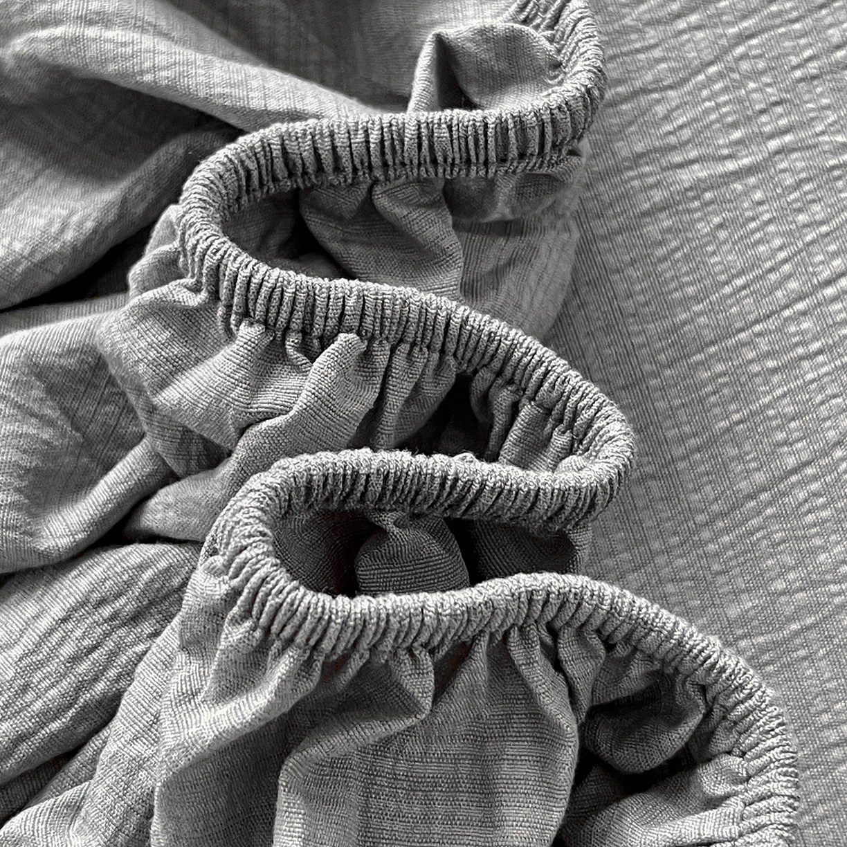 91家纺网 家纺一手货源 找家纺 卡迪熊家纺 2025新款超柔云感双层纱床笠 双层纱-浅灰