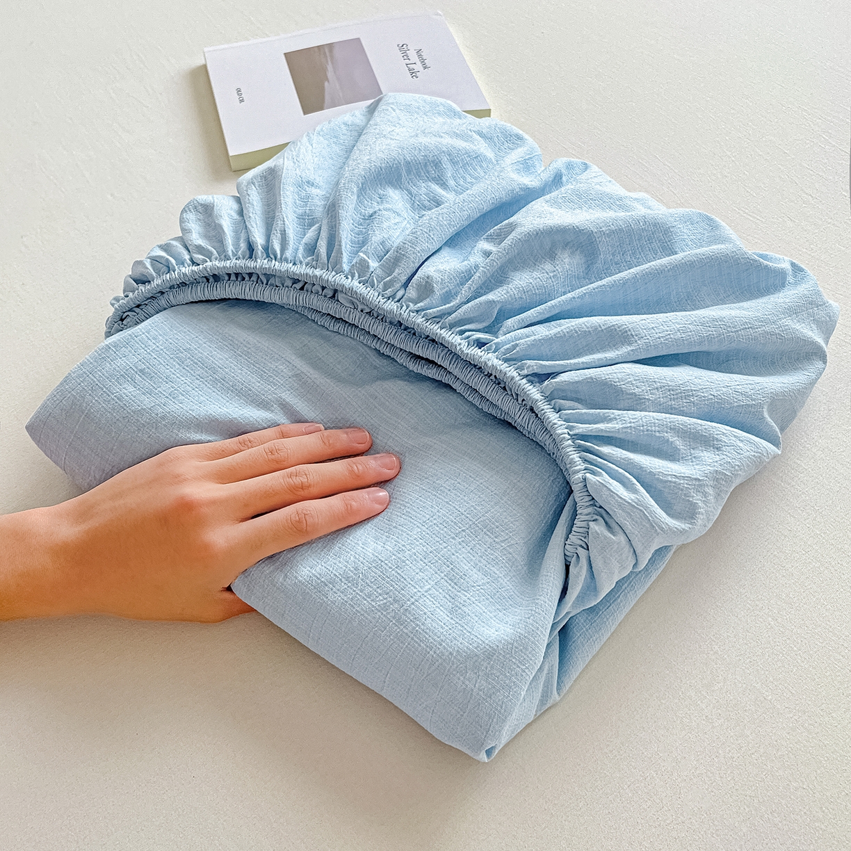 91家纺网 家纺一手货源 找家纺 卡迪熊家纺 2025新款超柔云感双层纱床笠 双层纱-浅蓝