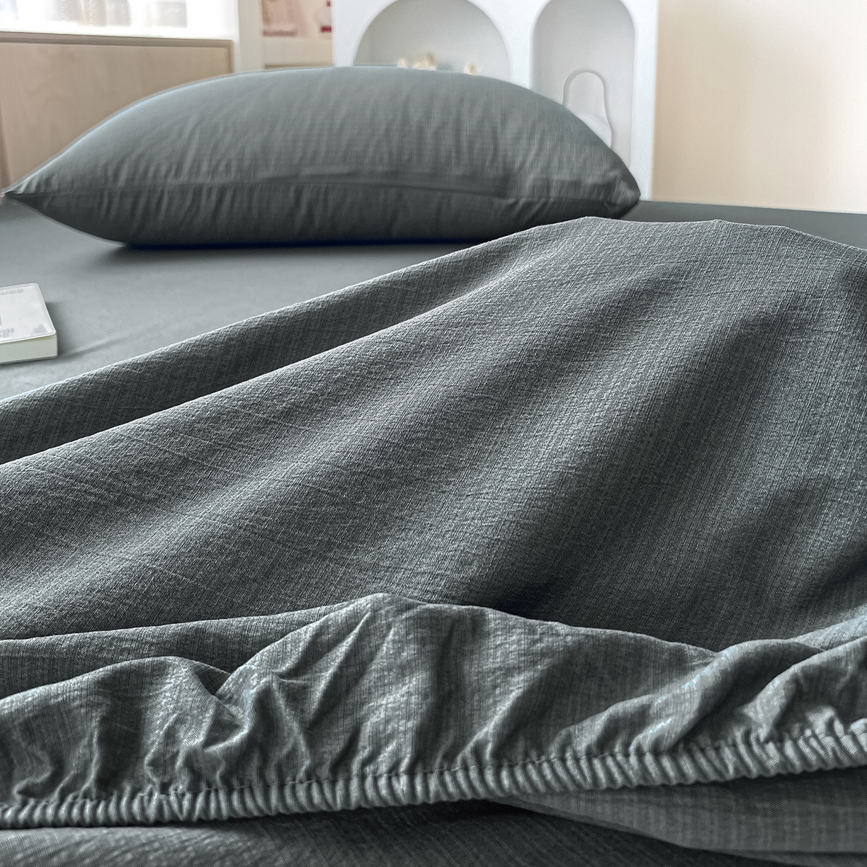 91家纺网 家纺一手货源 找家纺 卡迪熊家纺 2025新款超柔云感双层纱床笠 双层纱-深灰