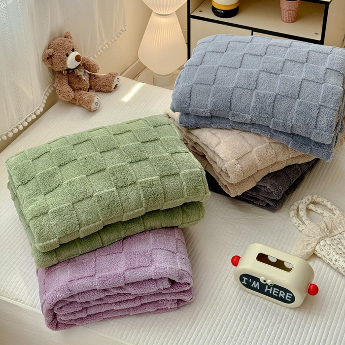 91家纺网 家纺一手货源 找家纺 耀悦家纺 2025新款塔芙绒多功能面包格毛毯毯子 组合图仅做展示