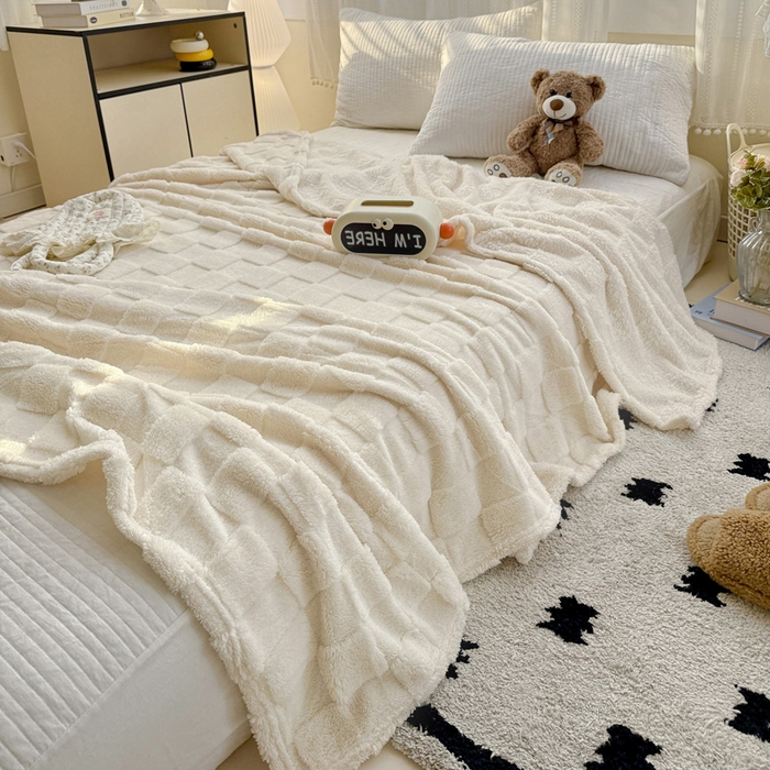 91家纺网 家纺一手货源 找家纺 耀悦家纺 2025新款塔芙绒多功能面包格毛毯毯子 面包格-牛奶