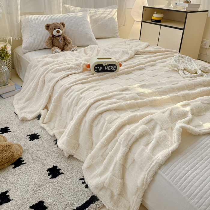 91家纺网 家纺一手货源 找家纺 耀悦家纺 2025新款塔芙绒多功能面包格毛毯毯子 面包格-牛奶
