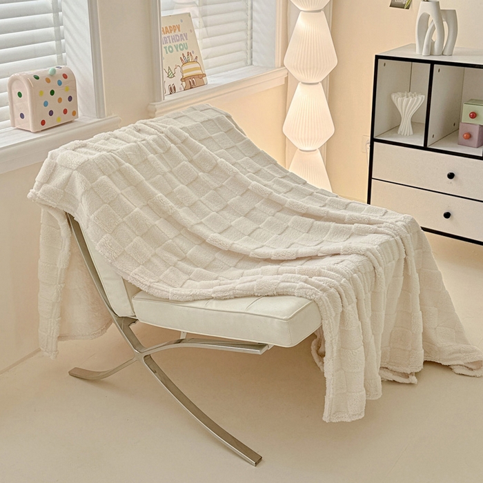 91家纺网 家纺一手货源 找家纺 耀悦家纺 2025新款塔芙绒多功能面包格毛毯毯子 面包格-牛奶