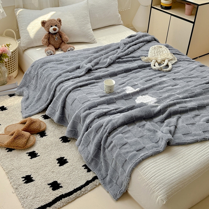 91家纺网 家纺一手货源 找家纺 耀悦家纺 2025新款塔芙绒多功能面包格毛毯毯子 面包格-蓝莓