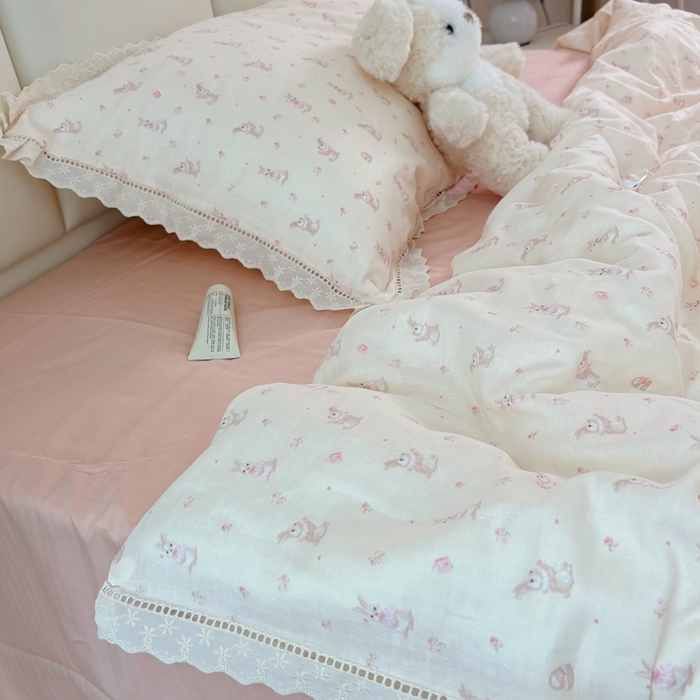 91家纺网 家纺一手货源 找家纺 荣轩2025新款全棉双层纱镂空花边工艺款四件套（铺床版） 可可绒