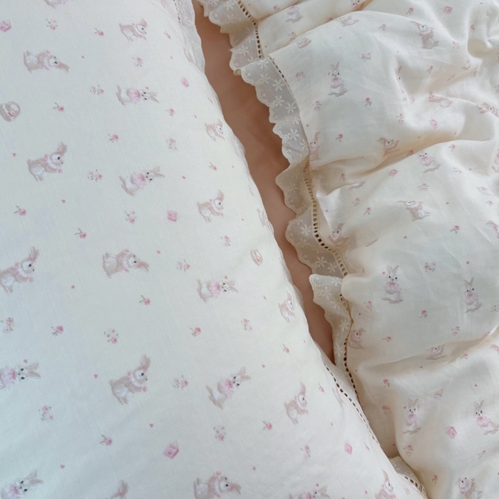 91家纺网 家纺一手货源 找家纺 荣轩2025新款全棉双层纱镂空花边工艺款四件套（铺床版） 可可绒