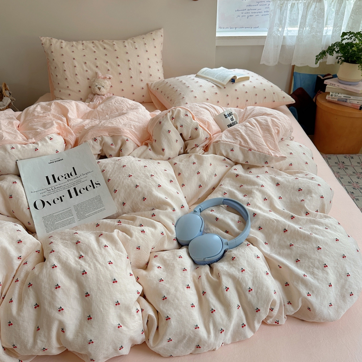 91家纺网 家纺一手货源 找家纺 轻奢坊 2025新款小樱桃大提花剪花水洗棉密拷花边四件套 基础款小樱桃初荷粉