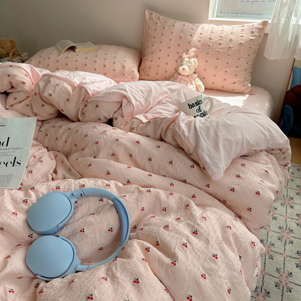 91家纺网 家纺一手货源 找家纺 轻奢坊 2025新款小樱桃大提花剪花水洗棉密拷花边四件套 基础款小樱桃珊瑚粉