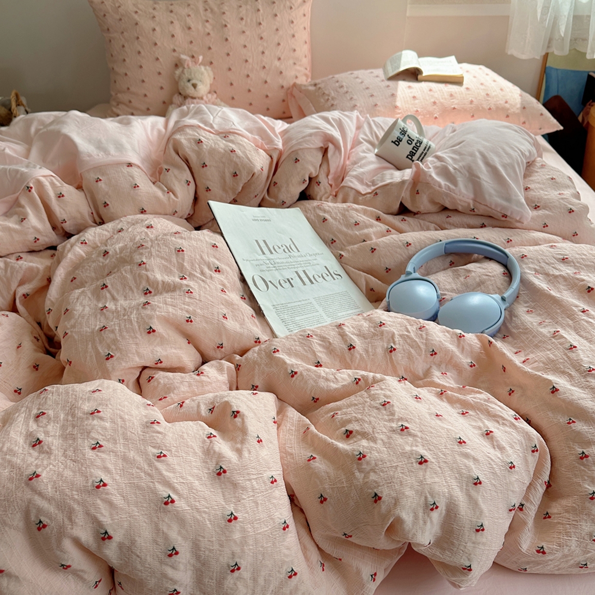 91家纺网 家纺一手货源 找家纺 轻奢坊 2025新款小樱桃大提花剪花水洗棉密拷花边四件套 基础款小樱桃珊瑚粉