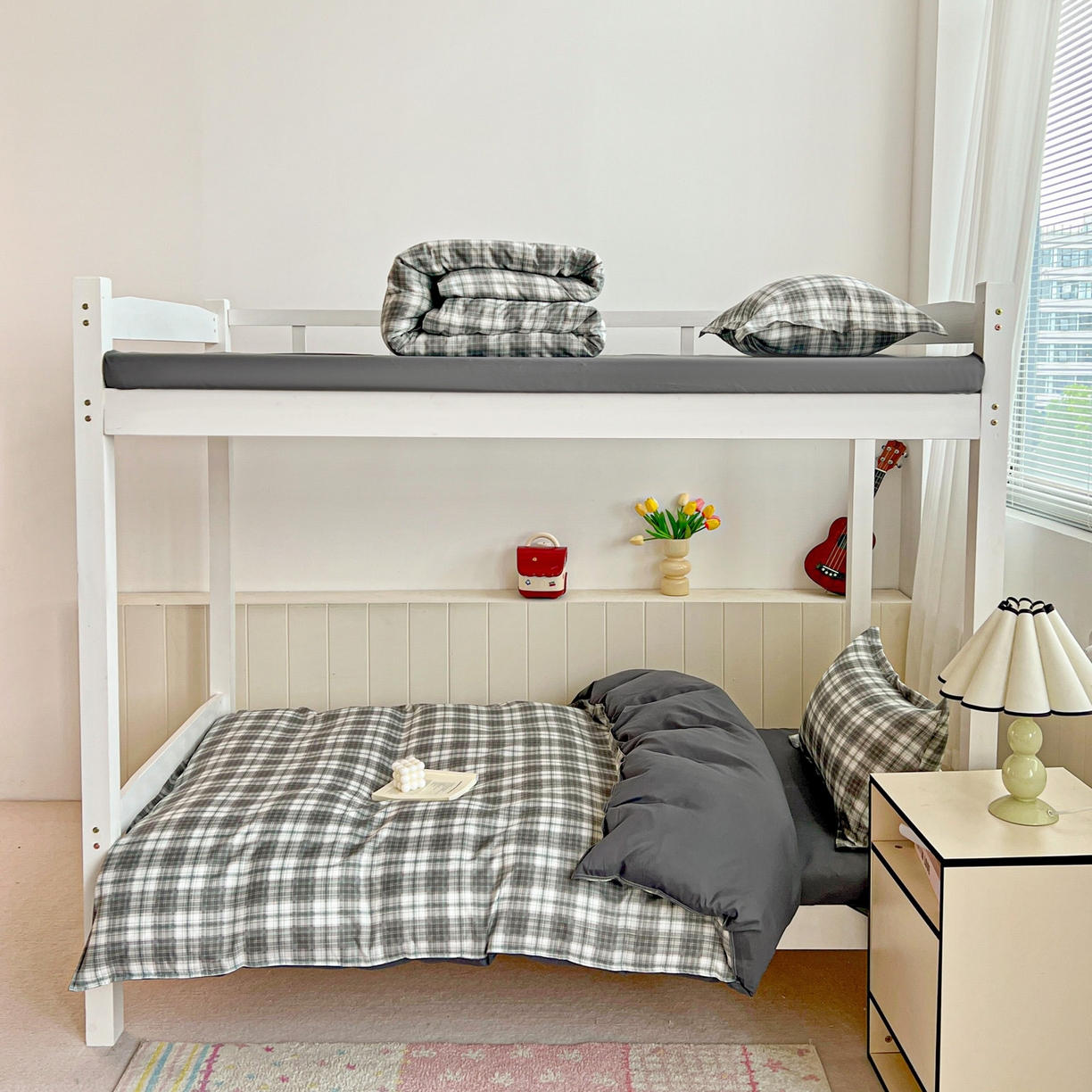 91家纺网 家纺一手货源 找家纺 楠沐家纺 2025新款格子系列芦荟棉学生三件套四件套 洛可可灰