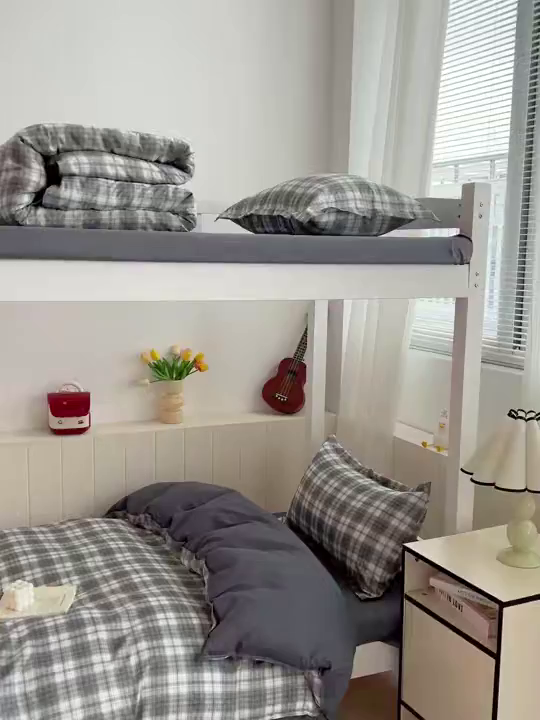 91家纺网 家纺一手货源 找家纺 楠沐家纺 2025新款格子系列芦荟棉学生三件套四件套 洛可可灰