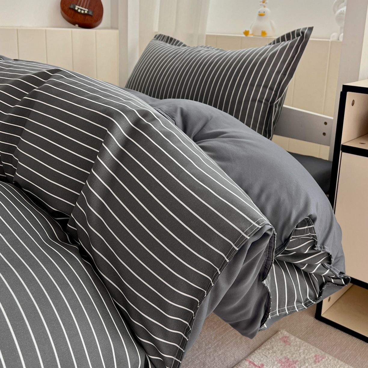 91家纺网 家纺一手货源 找家纺 楠沐家纺 2025新款格子系列芦荟棉学生三件套四件套 拿铁