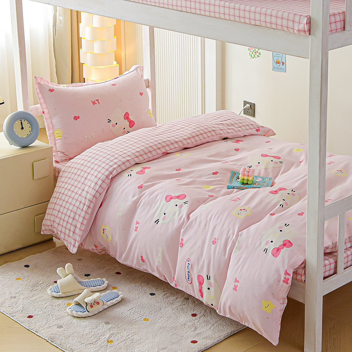 91家纺网 家纺一手货源 找家纺 天之爱 2025新款全棉纯棉印花三件套学生六件套 甜美Kitty