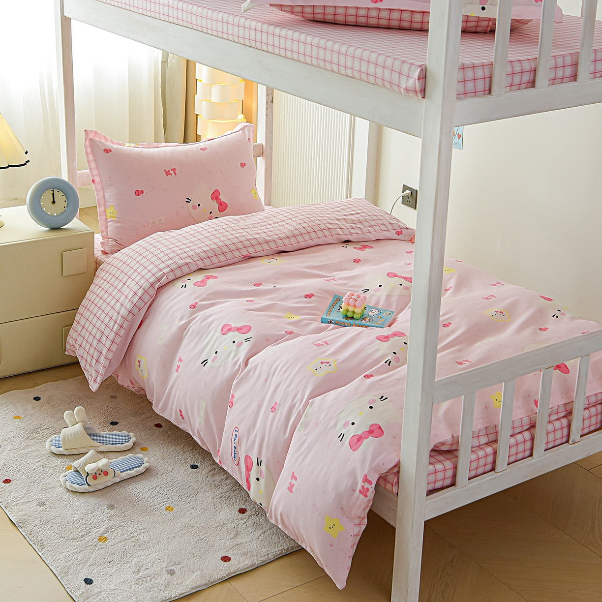 91家纺网 家纺一手货源 找家纺 天之爱 2025新款全棉纯棉印花三件套学生六件套 甜美Kitty