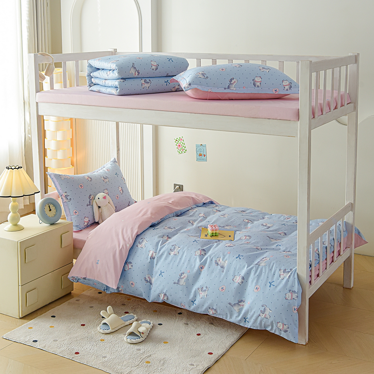 91家纺网 家纺一手货源 找家纺 天之爱 2025新款全棉纯棉印花三件套学生六件套 樱桃小喵