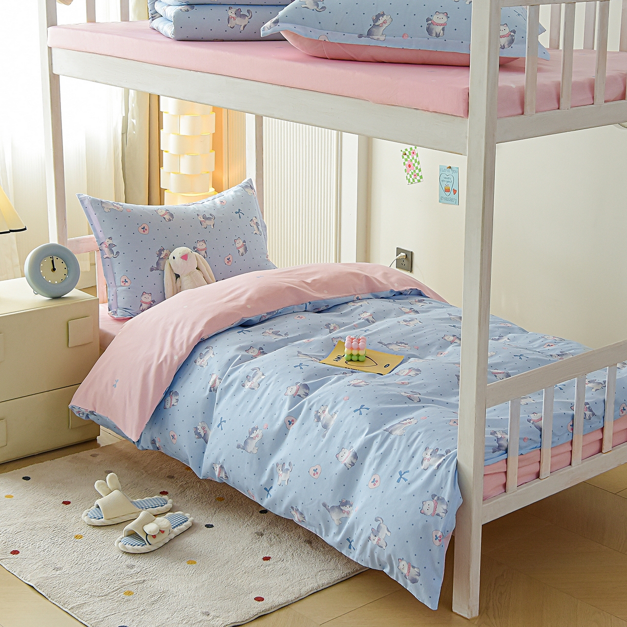 91家纺网 家纺一手货源 找家纺 天之爱 2025新款全棉纯棉印花三件套学生六件套 樱桃小喵