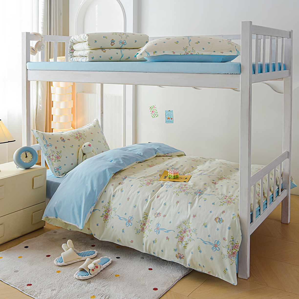 91家纺网 家纺一手货源 找家纺 天之爱 2025新款全棉纯棉印花三件套学生六件套 幽幽花间兔