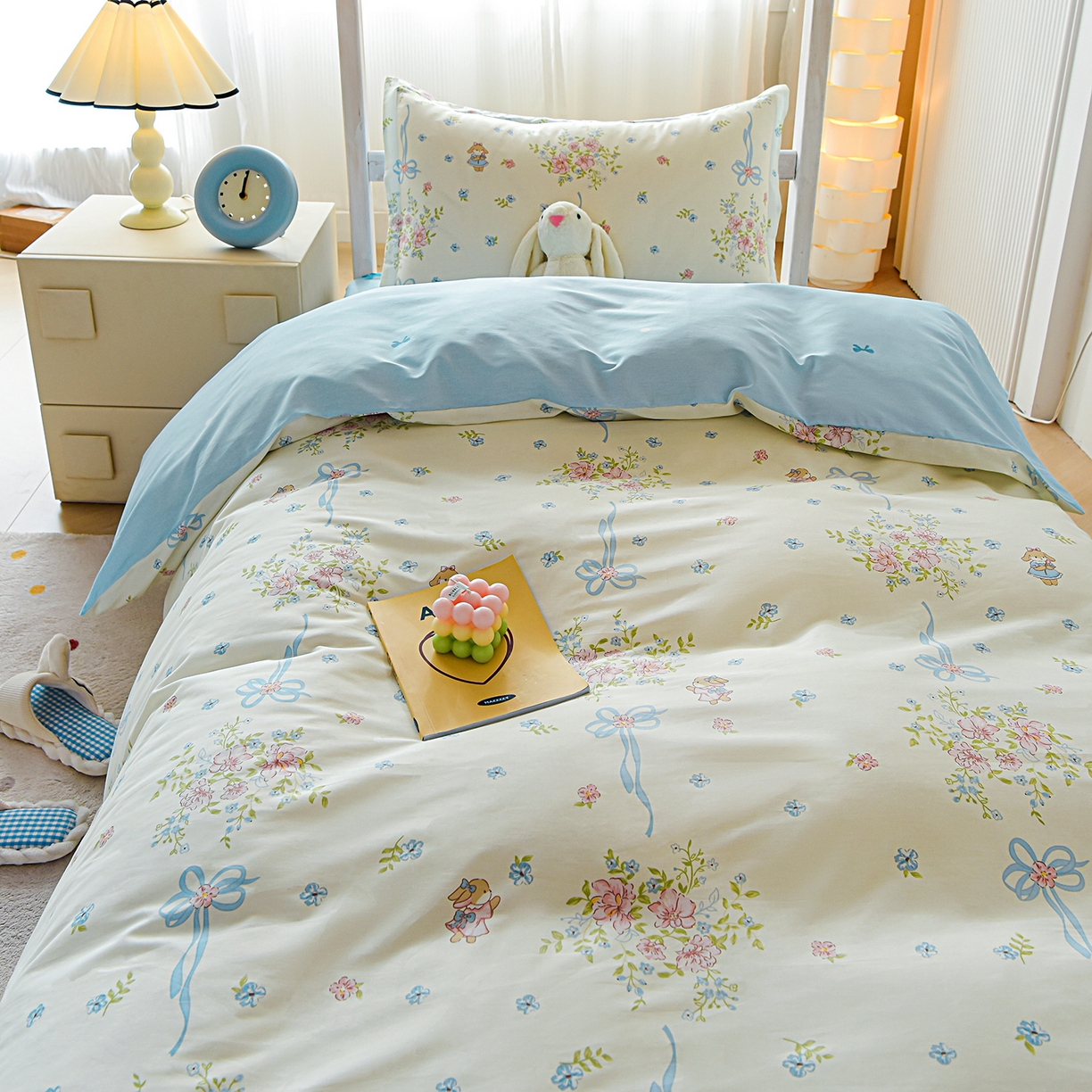 91家纺网 家纺一手货源 找家纺 天之爱 2025新款全棉纯棉印花三件套学生六件套 幽幽花间兔