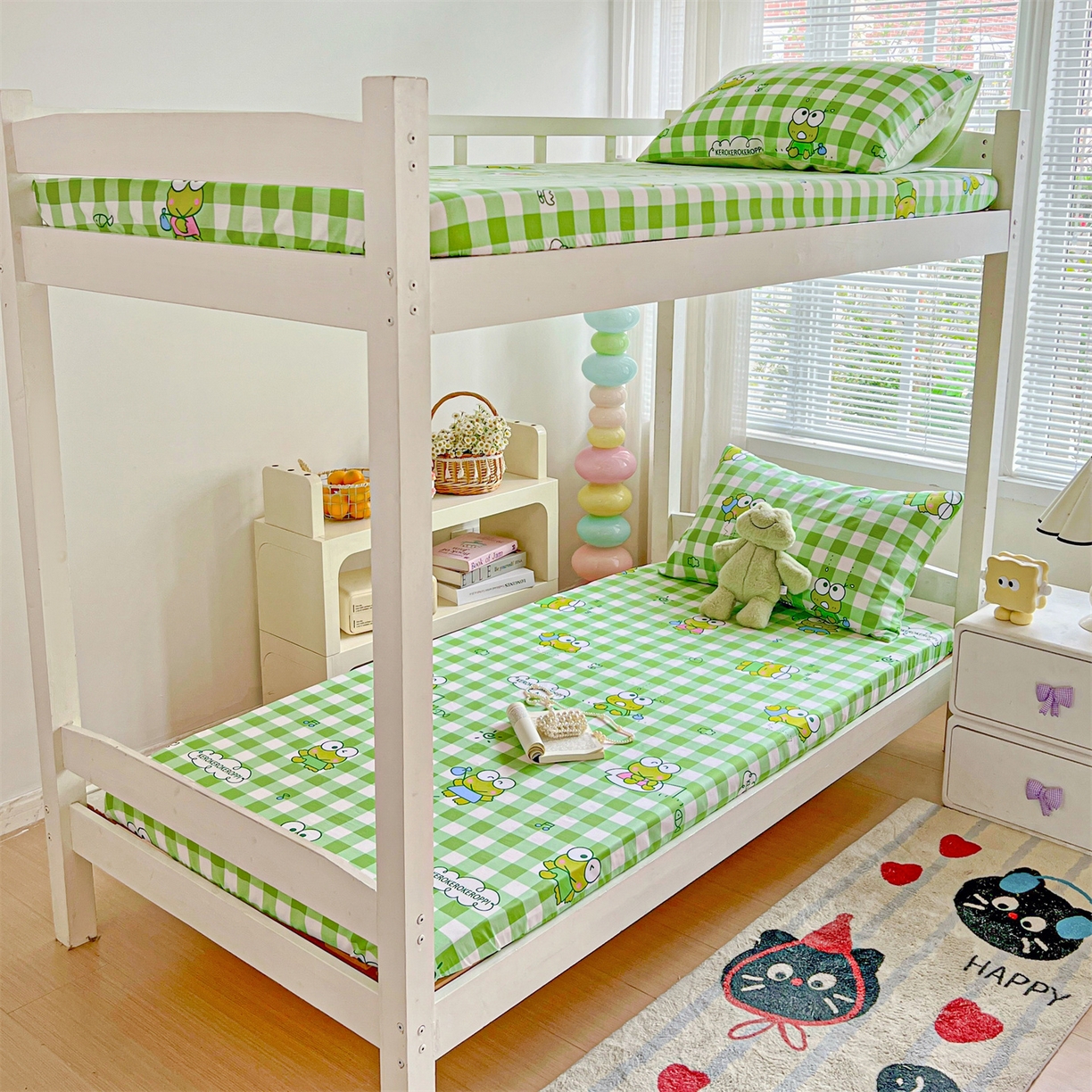 91家纺网 家纺一手货源 找家纺 名兮家居 2025-奥特曼-三丽鸥全棉13372学生床上下铺床笠【含防伪标】 格子大眼蛙