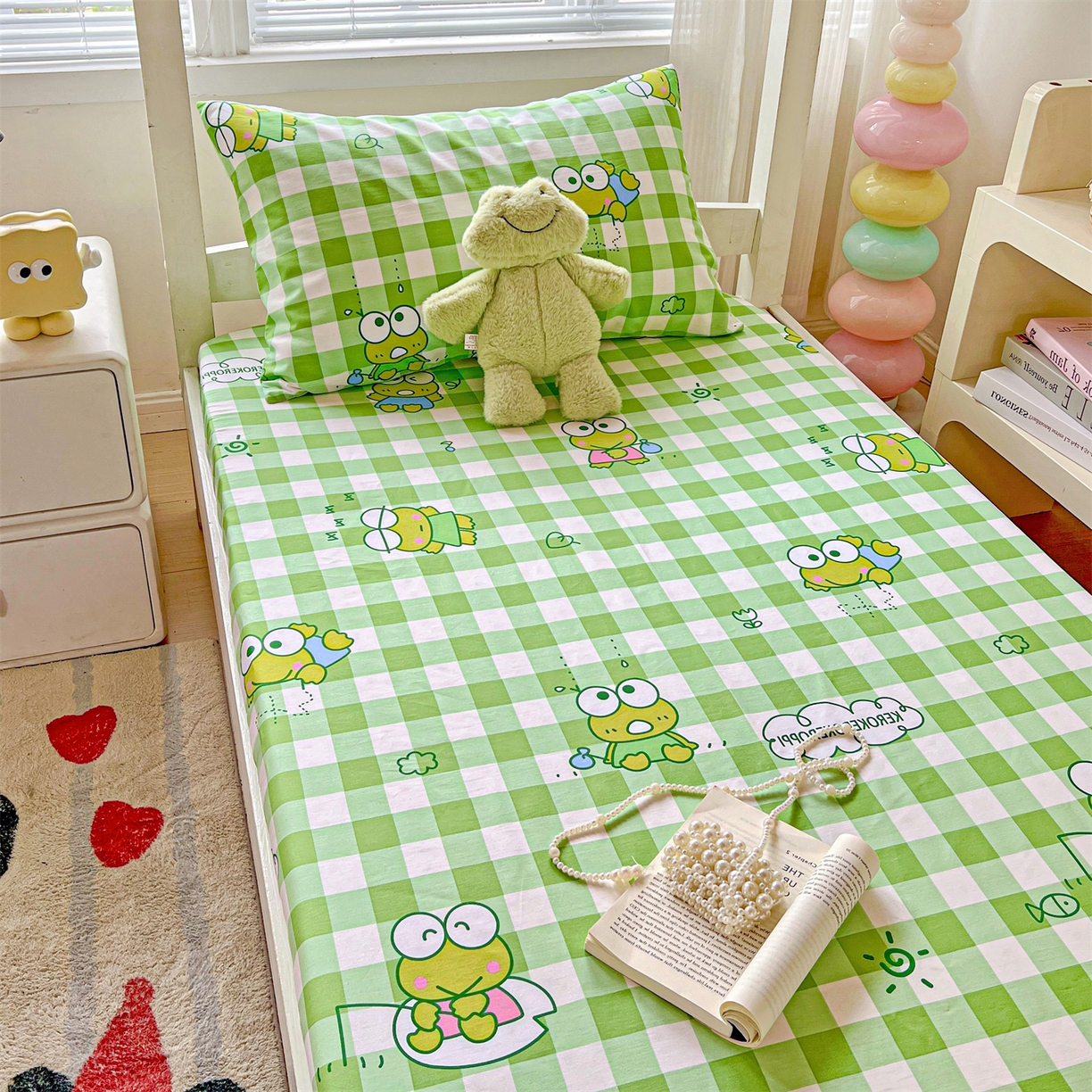 91家纺网 家纺一手货源 找家纺 名兮家居 2025-奥特曼-三丽鸥全棉13372学生床上下铺床笠【含防伪标】 格子大眼蛙