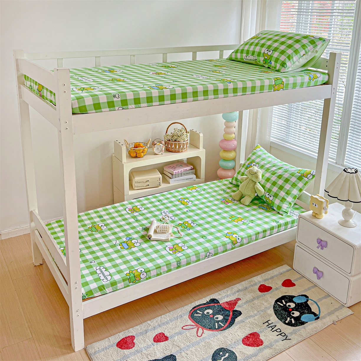 91家纺网 家纺一手货源 找家纺 名兮家居 2025-奥特曼-三丽鸥全棉13372学生床上下铺床笠【含防伪标】 格子大眼蛙