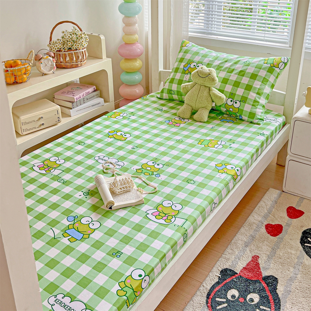 91家纺网 家纺一手货源 找家纺 名兮家居 2025-奥特曼-三丽鸥全棉13372学生床上下铺床笠【含防伪标】 格子大眼蛙