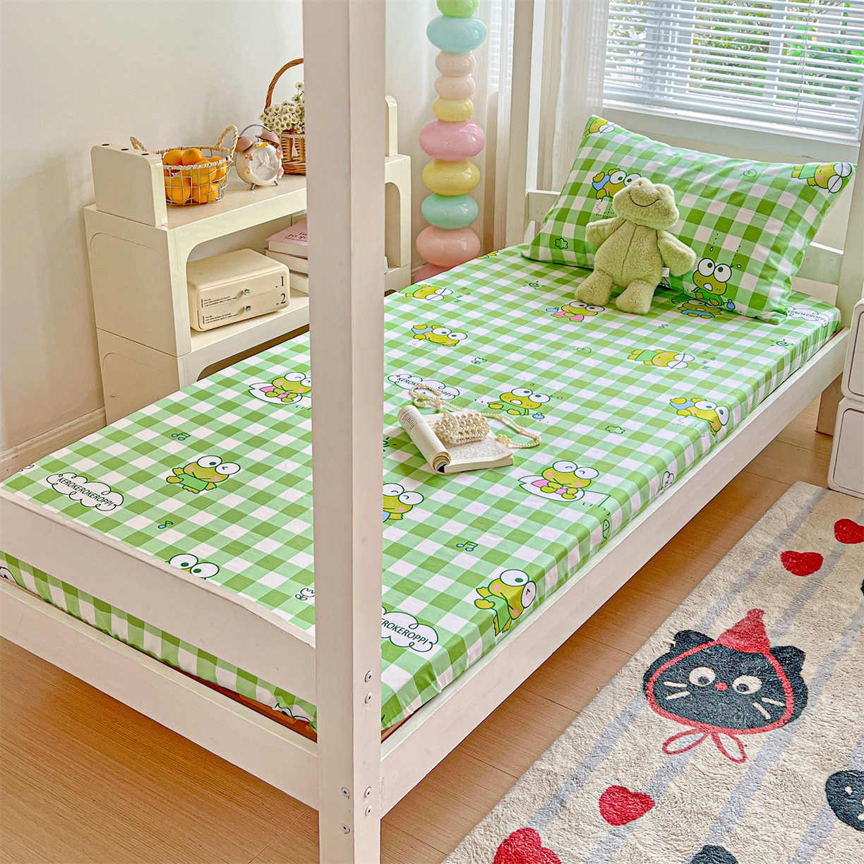 91家纺网 家纺一手货源 找家纺 名兮家居 2025-奥特曼-三丽鸥全棉13372学生床上下铺床笠【含防伪标】 格子大眼蛙