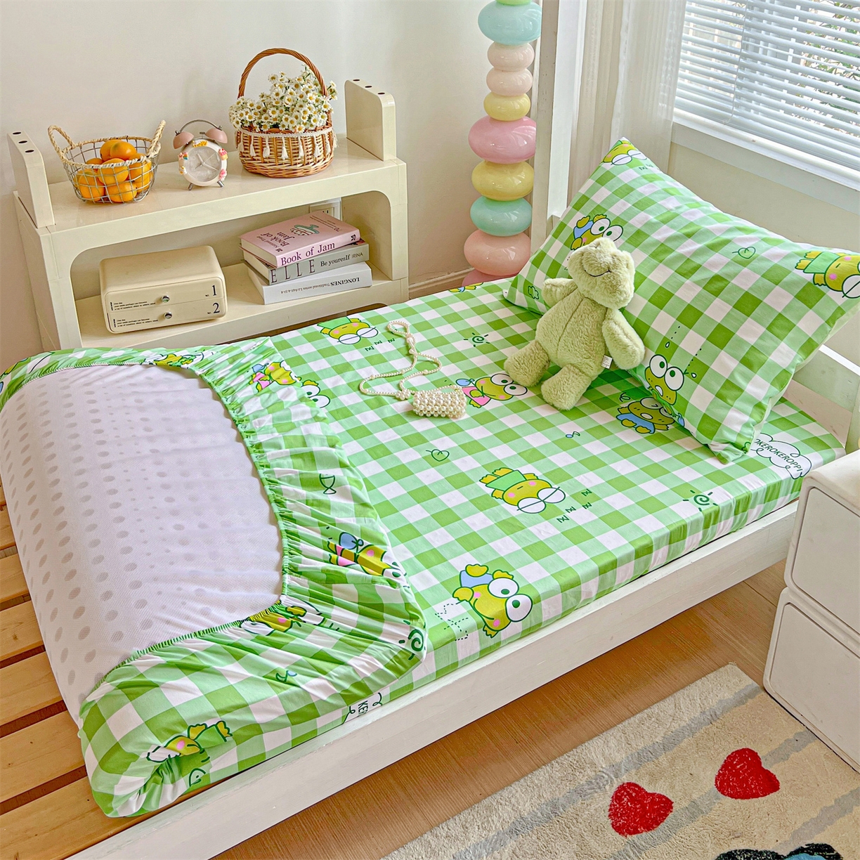 91家纺网 家纺一手货源 找家纺 名兮家居 2025-奥特曼-三丽鸥全棉13372学生床上下铺床笠【含防伪标】 格子大眼蛙