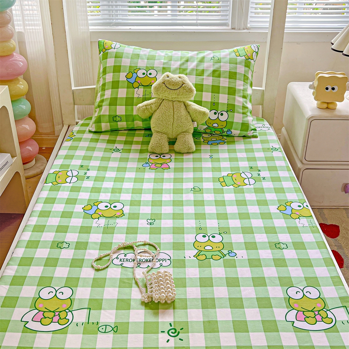 91家纺网 家纺一手货源 找家纺 名兮家居 2025-奥特曼-三丽鸥全棉13372学生床上下铺床笠【含防伪标】 格子大眼蛙