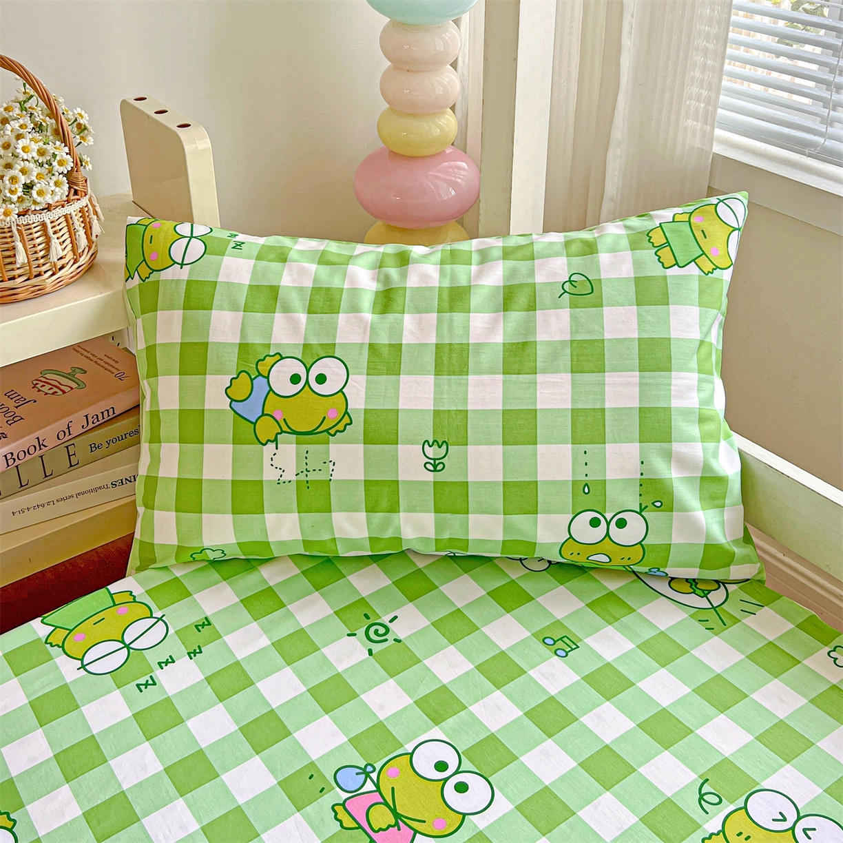 91家纺网 家纺一手货源 找家纺 名兮家居 2025-奥特曼-三丽鸥全棉13372学生床上下铺床笠【含防伪标】 格子大眼蛙