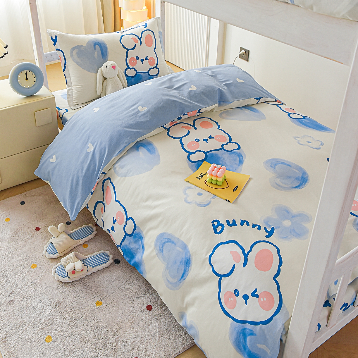 91家纺网 家纺一手货源 找家纺 天之爱 2025新款全棉纯棉印花三件套学生六件套 晴天小兔