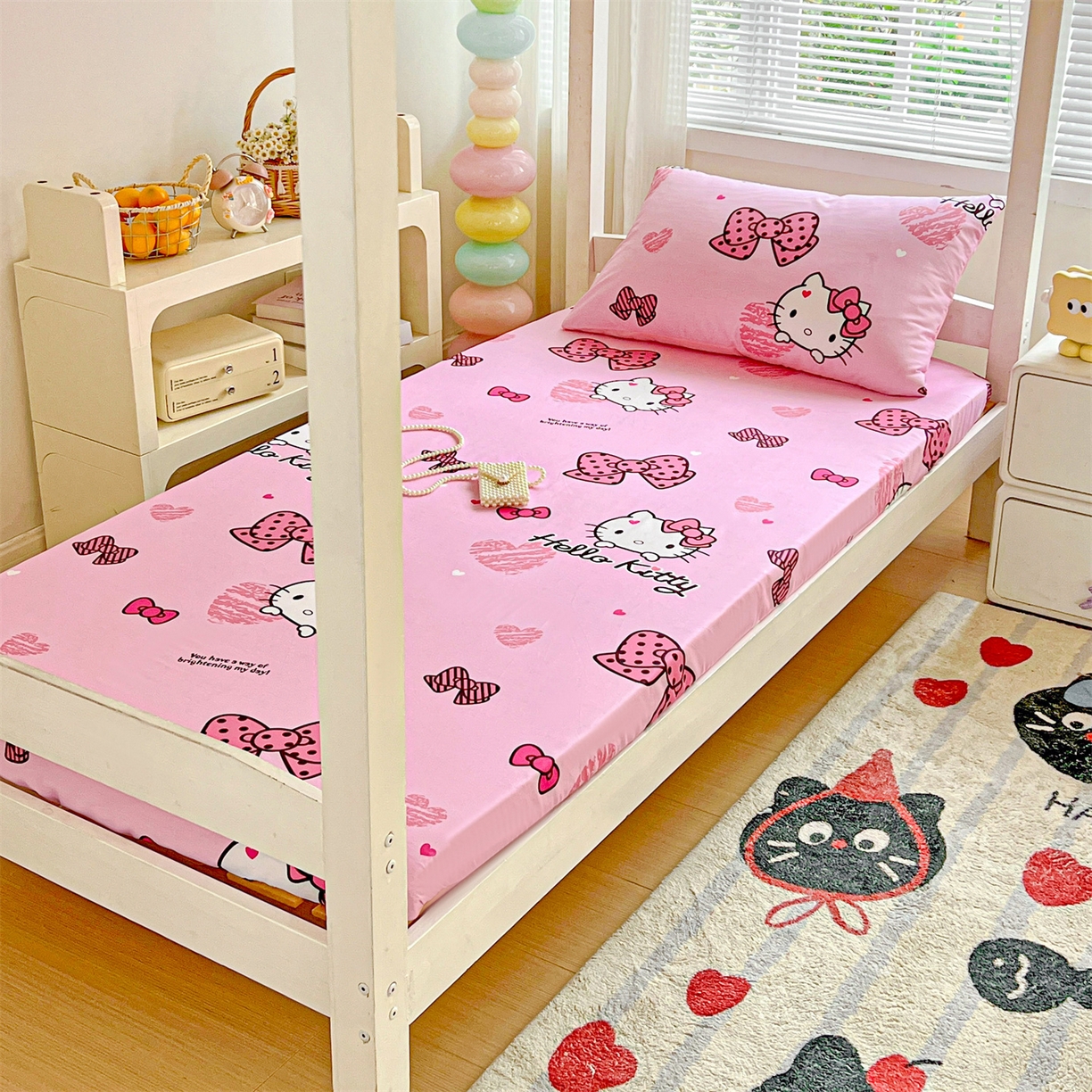 91家纺网 家纺一手货源 找家纺 名兮家居 2025-奥特曼-三丽鸥全棉13372学生床上下铺床笠【含防伪标】 蝴蝶结kt