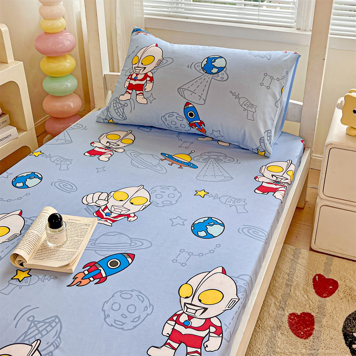 91家纺网 家纺一手货源 找家纺 名兮家居 2025-奥特曼-三丽鸥全棉13372学生床上下铺床笠【含防伪标】 太空奥特曼