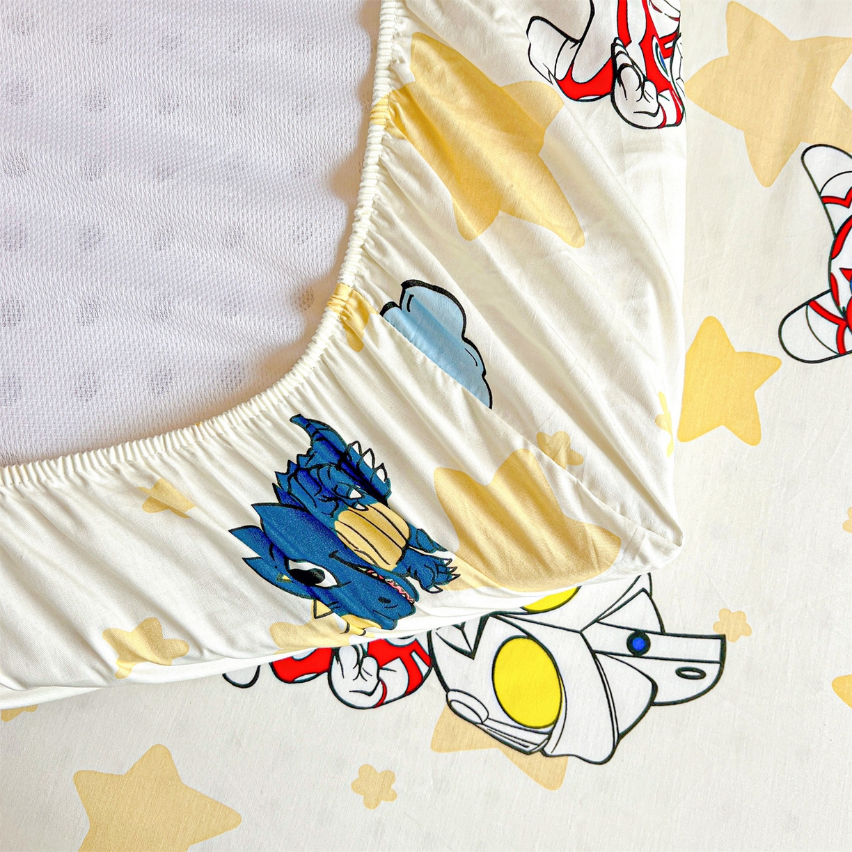 91家纺网 家纺一手货源 找家纺 名兮家居 2025-奥特曼-三丽鸥全棉13372学生床上下铺床笠【含防伪标】 星星奥特曼