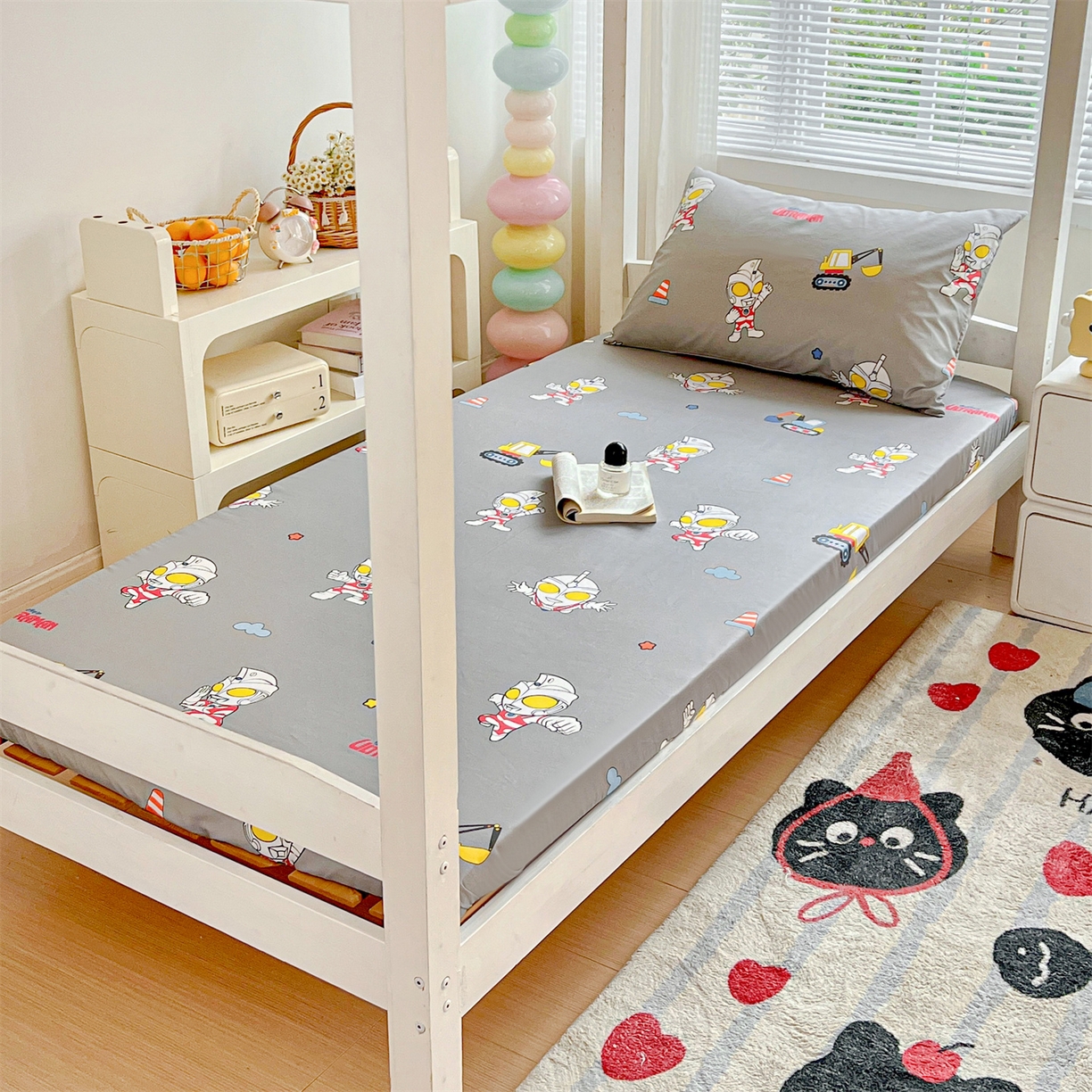 91家纺网 家纺一手货源 找家纺 名兮家居 2025-奥特曼-三丽鸥全棉13372学生床上下铺床笠【含防伪标】 宇宙小分队