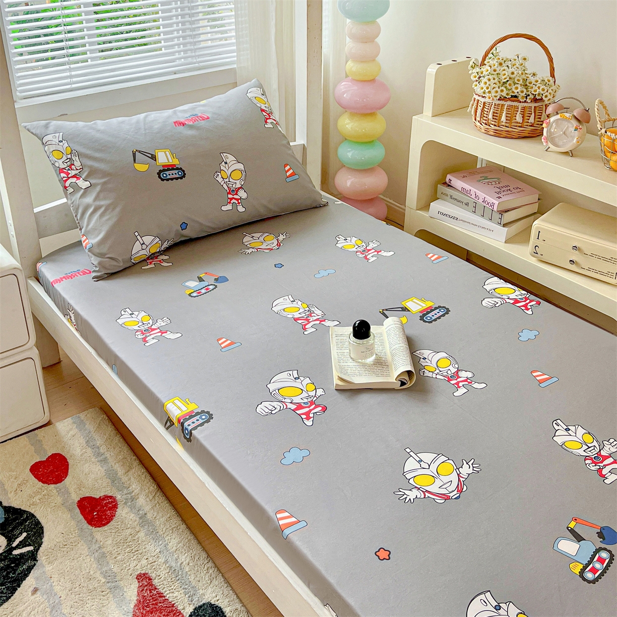 91家纺网 家纺一手货源 找家纺 名兮家居 2025-奥特曼-三丽鸥全棉13372学生床上下铺床笠【含防伪标】 宇宙小分队