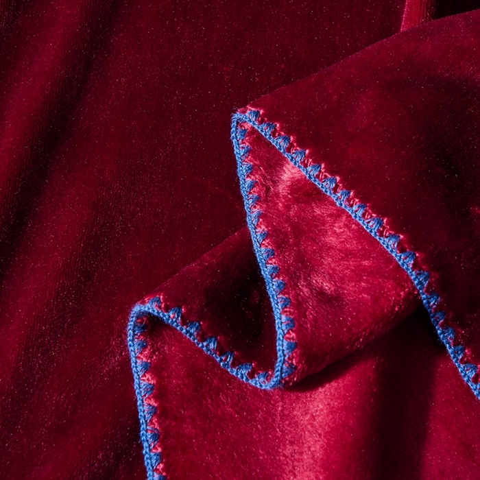 91家纺网 家纺一手货源 找家纺 馨米莱家纺2025新款贝壳边牛奶绒毛毯 安格拉红