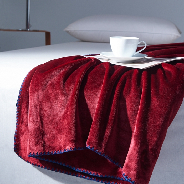 91家纺网 家纺一手货源 找家纺 馨米莱家纺2025新款贝壳边牛奶绒毛毯 安格拉红