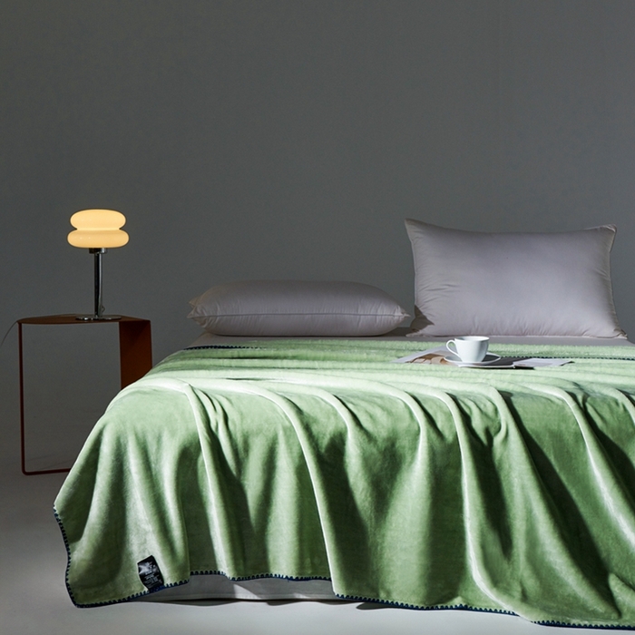 馨米莱家纺2025新款贝壳边牛奶绒毛毯 欧碧绿