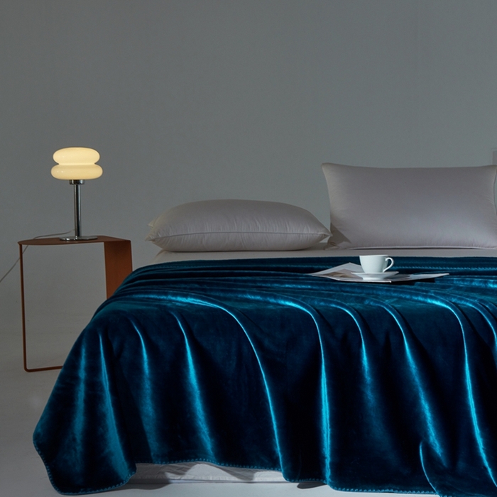 馨米莱家纺2025新款贝壳边牛奶绒毛毯 深蓝色