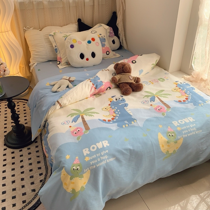 91家纺网 家纺一手货源 找家纺 莱豫家纺 2025春夏新款学生季全棉纯棉印花上下铺三件套学生宿舍三件套 度假恐龙